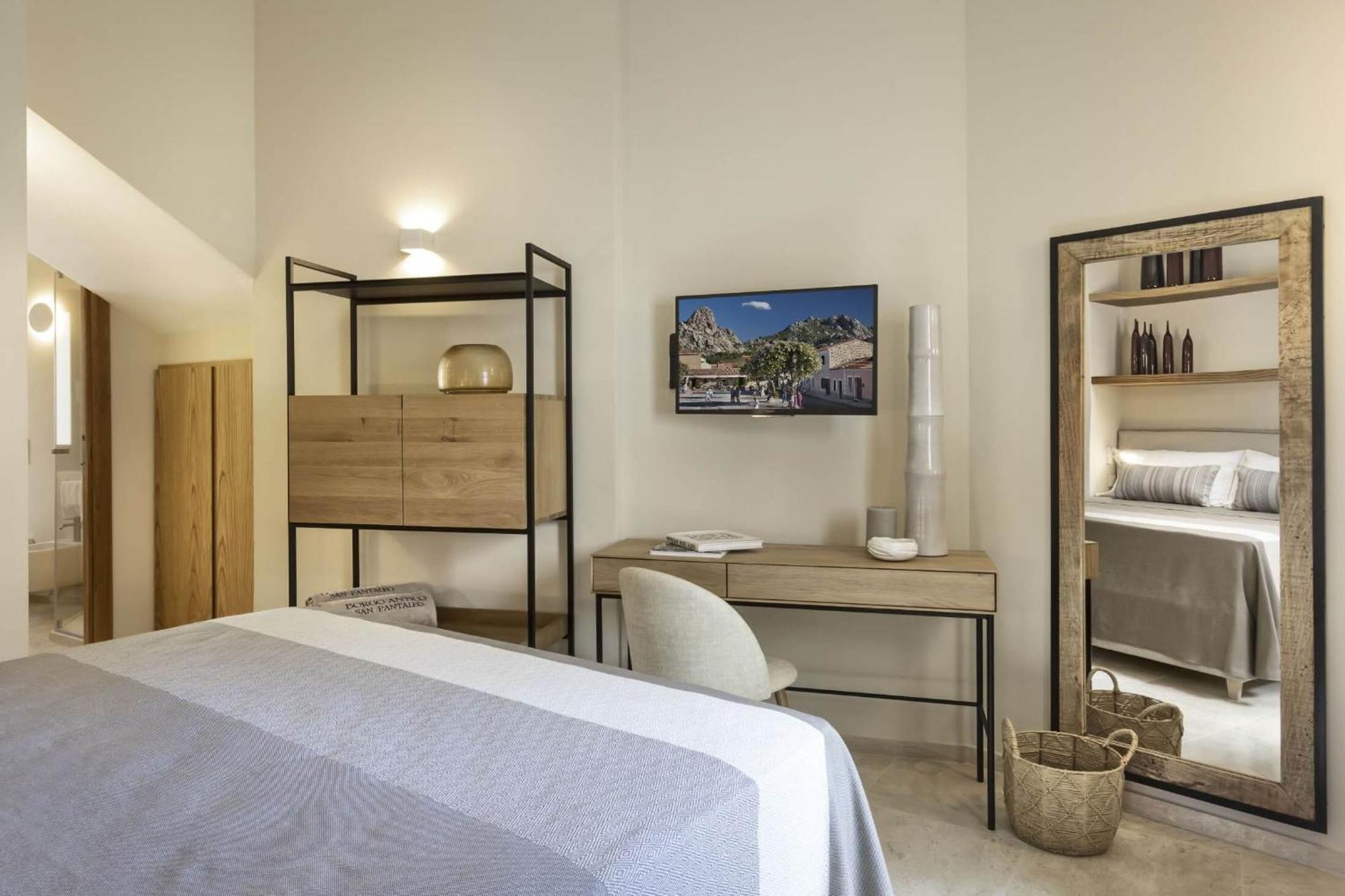 Hotel La Suera San Pantaleo Extérieur photo